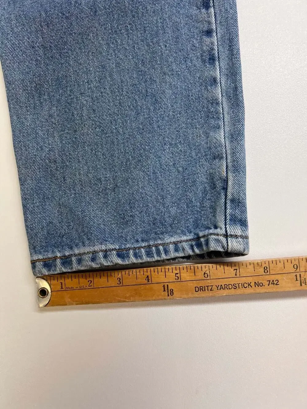 Vintage 2000 Levis 550 Relaxed Fit Tapered Jeans Mens 33x32 Medium Wash 0433